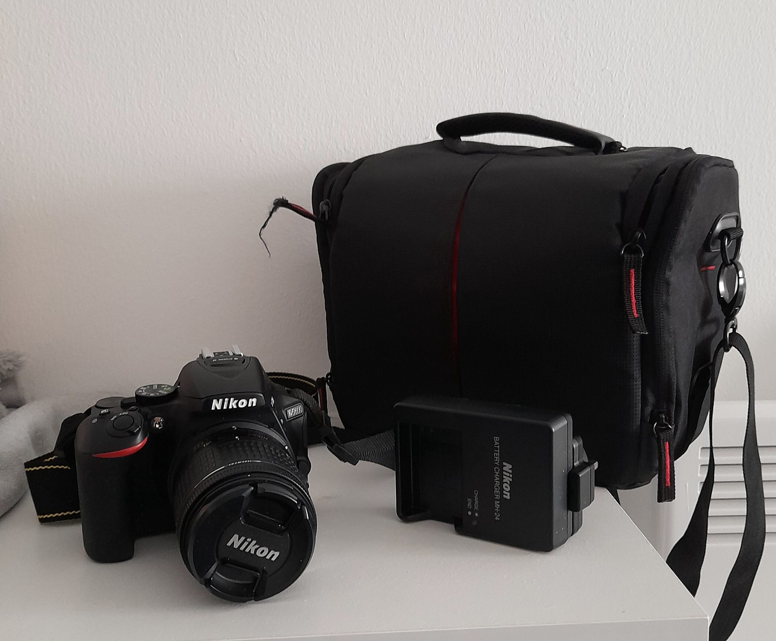 Nikon D5600 در حد نو کمتر از ۴ هزار شات